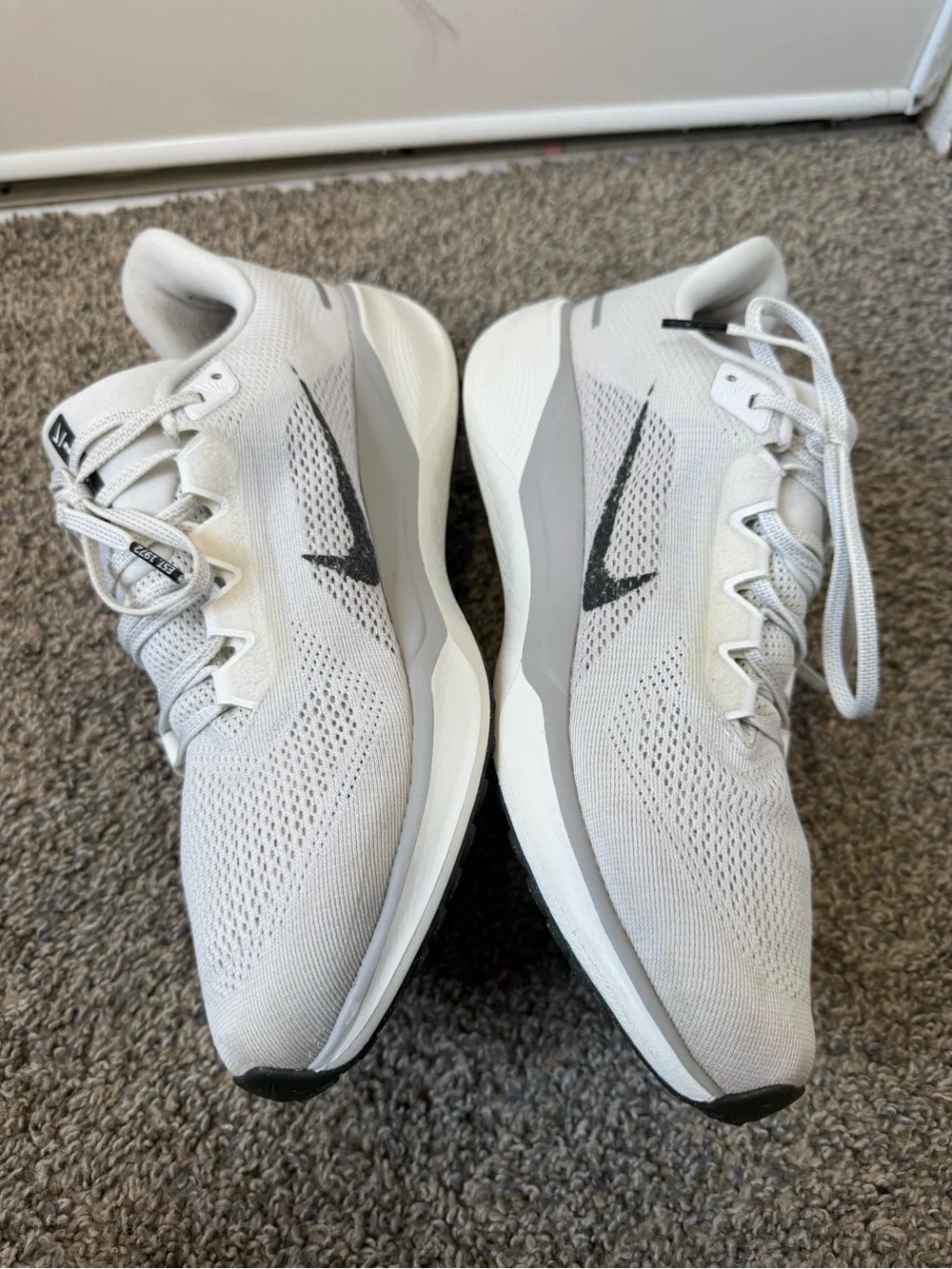 Nike pegasus 41 run size 10.5 White Black Run Logo Men’s Running Shoes